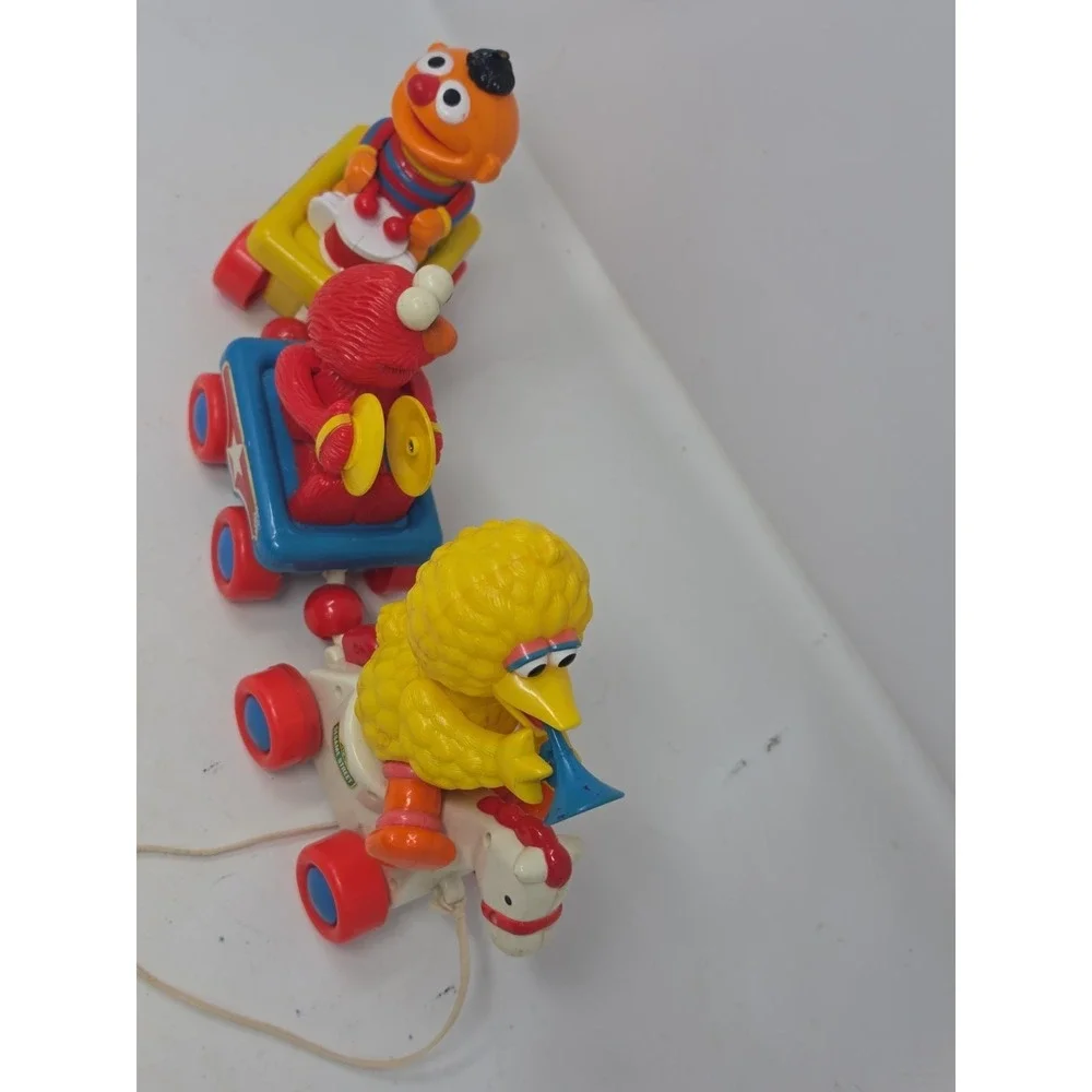 Vintage Sesame Street Band Parade TYCO Pull Train 16